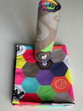 Load image into Gallery viewer, Microfibre Quick-Dry Hexagon Towel